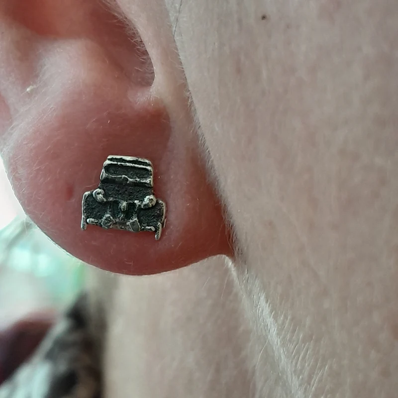 2cv front earstuds