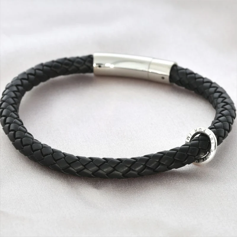 Lederarmband Herren mit graviertem Ring Herrenarmband Gravur Schwarz Silber