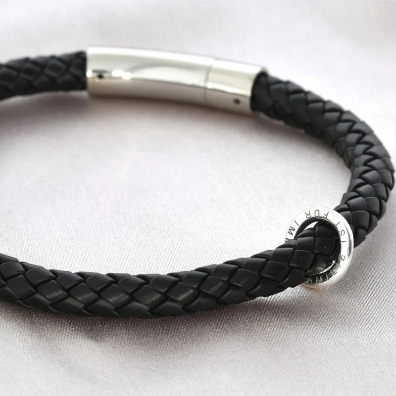 Lederarmband Herren mit graviertem Ring Herrenarmband Gravur Schwarz Silber