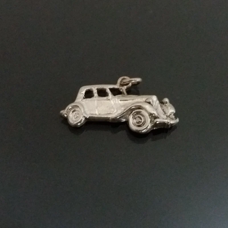 Citroën Traction 2D pendant