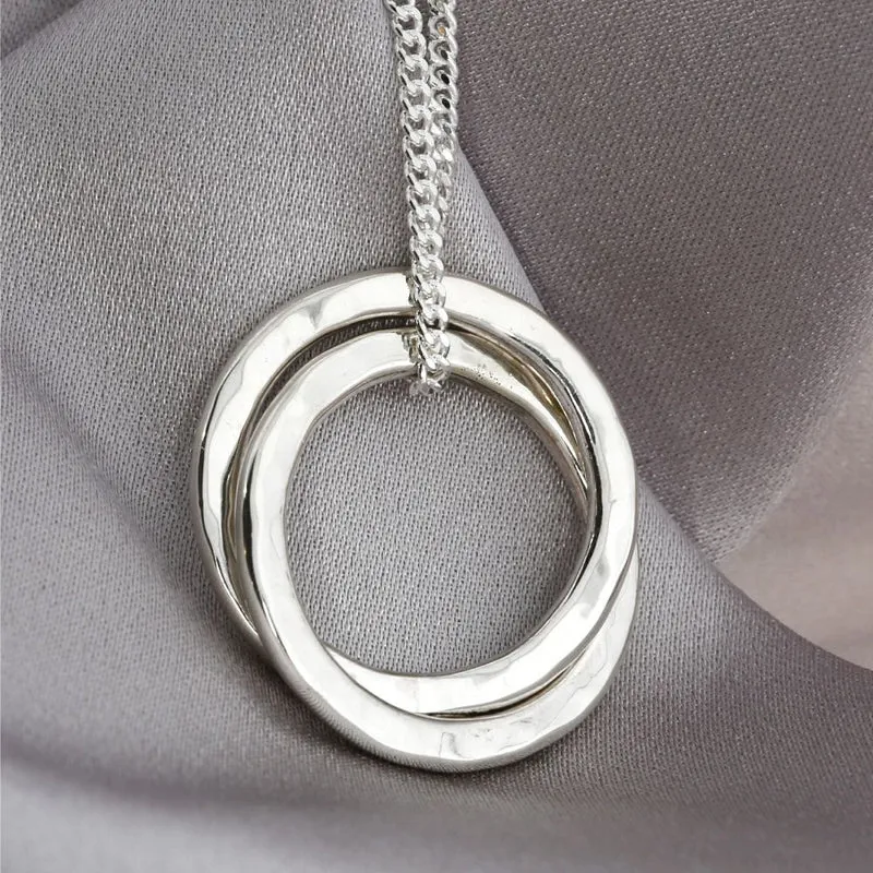 Zarte Silberkette mit Gravur Ringe 2cm