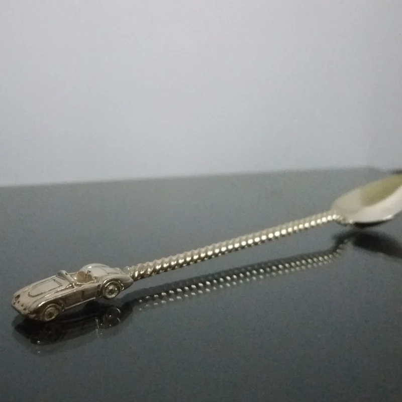 Car spoon