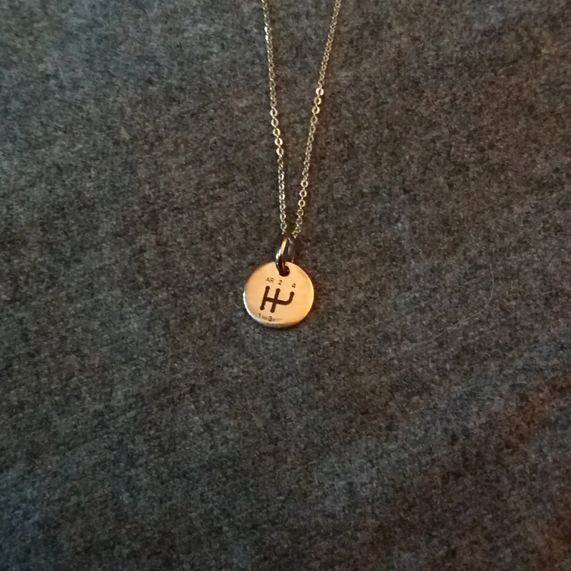 Gear shift pattern pendant