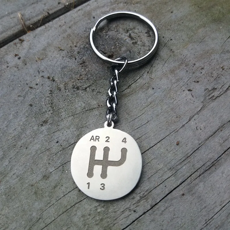 Gear shift pattern pendant