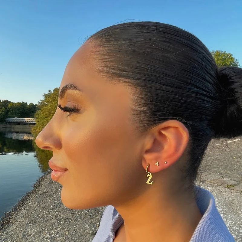 Simple Letter Ohrring | 18K vergoldet
