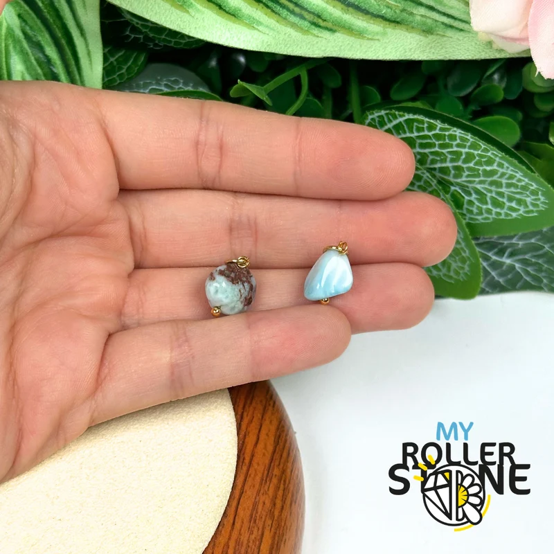 Natürlicher Larimar-Anhänger – Nuggetform & vergoldeter Edelstahl 304