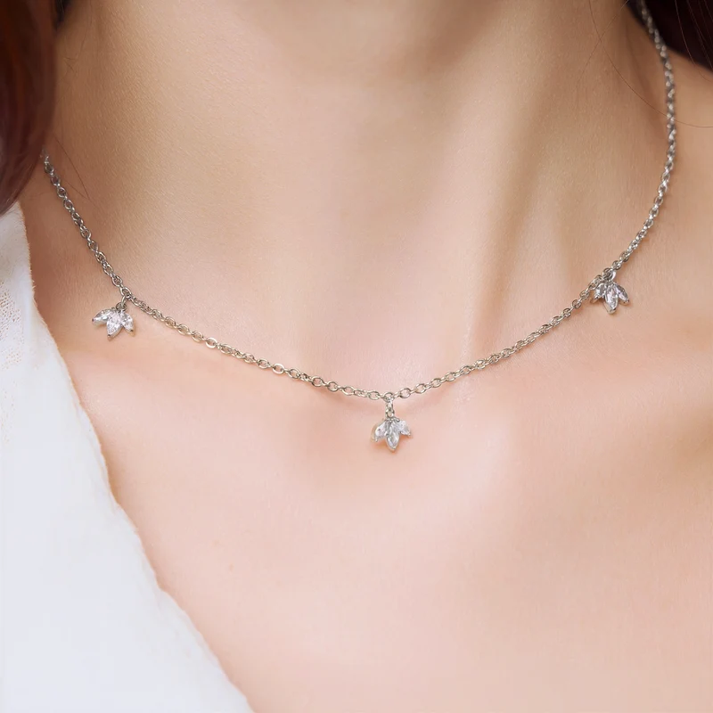 Pure Leaf Charm Necklace Silver
