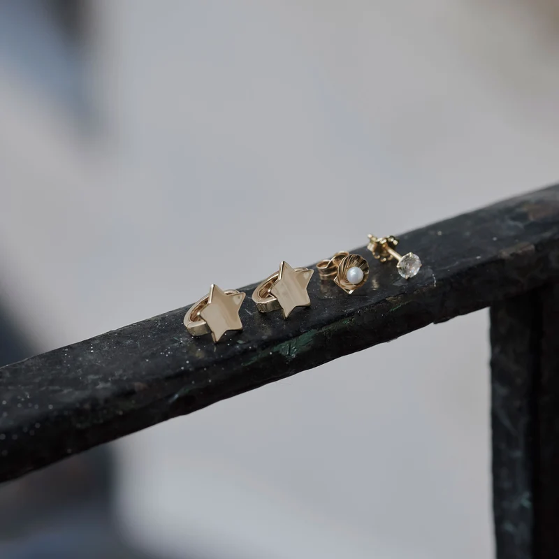 Tiny Sparkle Ohrstecker - 9 K Echtgold