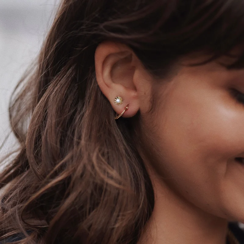 Pearly Shell Ohrstecker - 9 K Echtgold