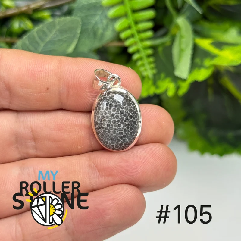Silberanhänger mit schwarzer Koralle #P105