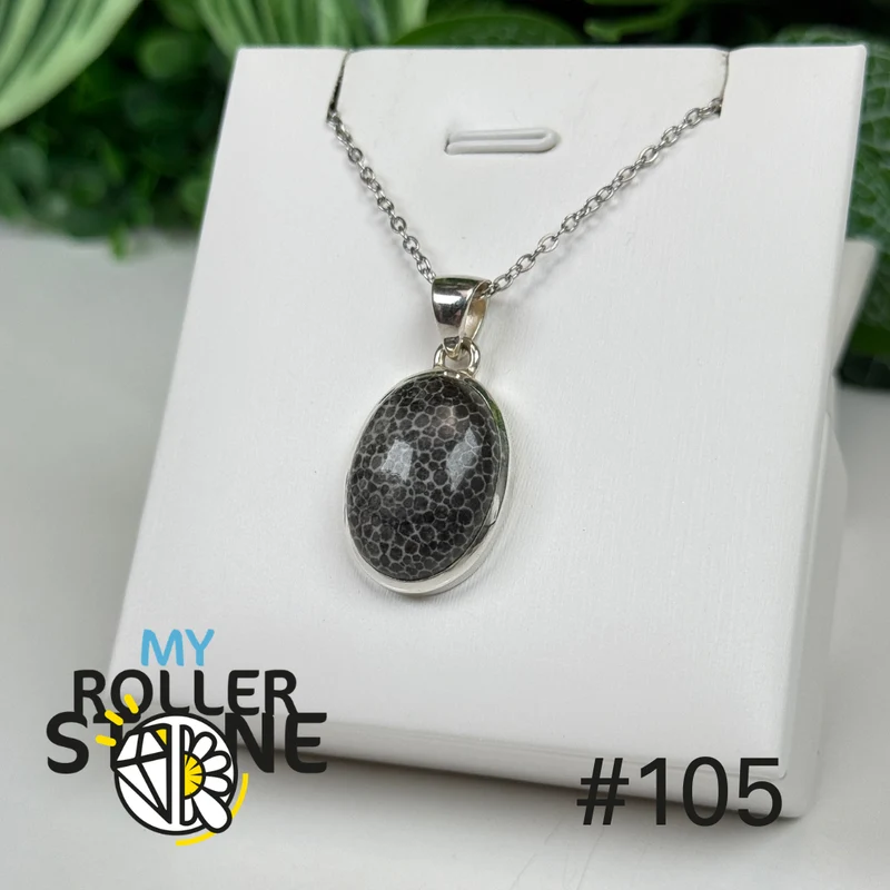 Silberanhänger mit schwarzer Koralle #P105