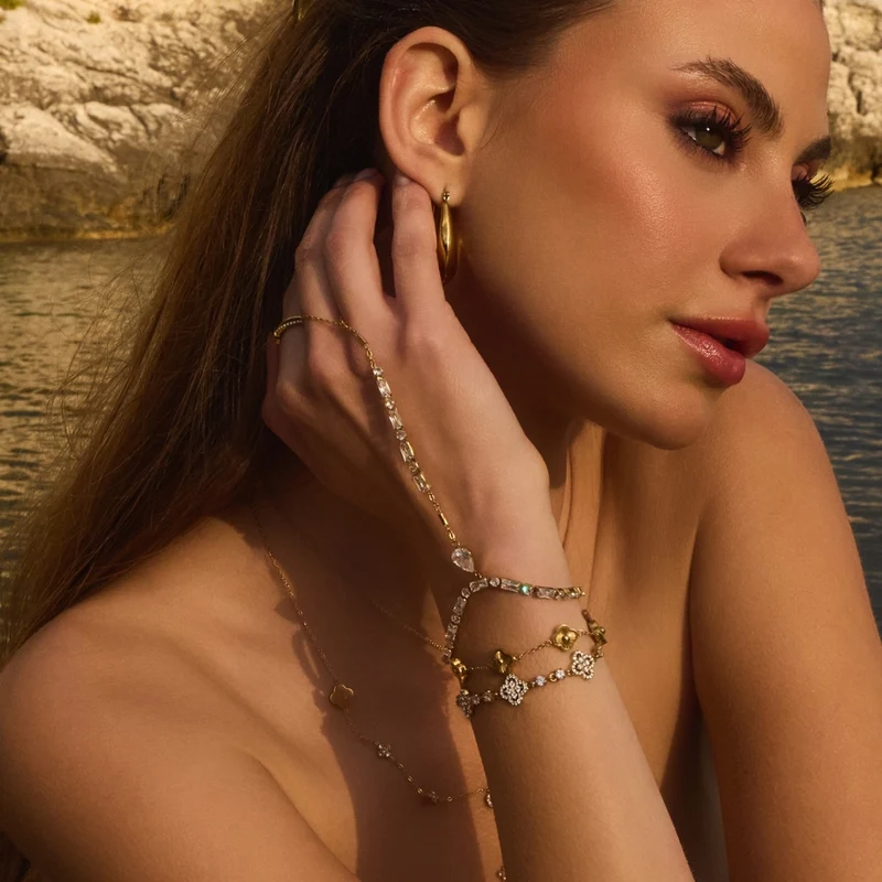 Timeless Teardrop Baguette Handkette 18K Vergoldet