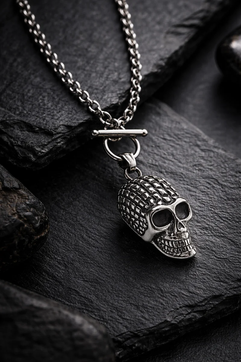 Skull Mist – Edelstahl Totenkopf Anhänger mit Kette (55 cm)