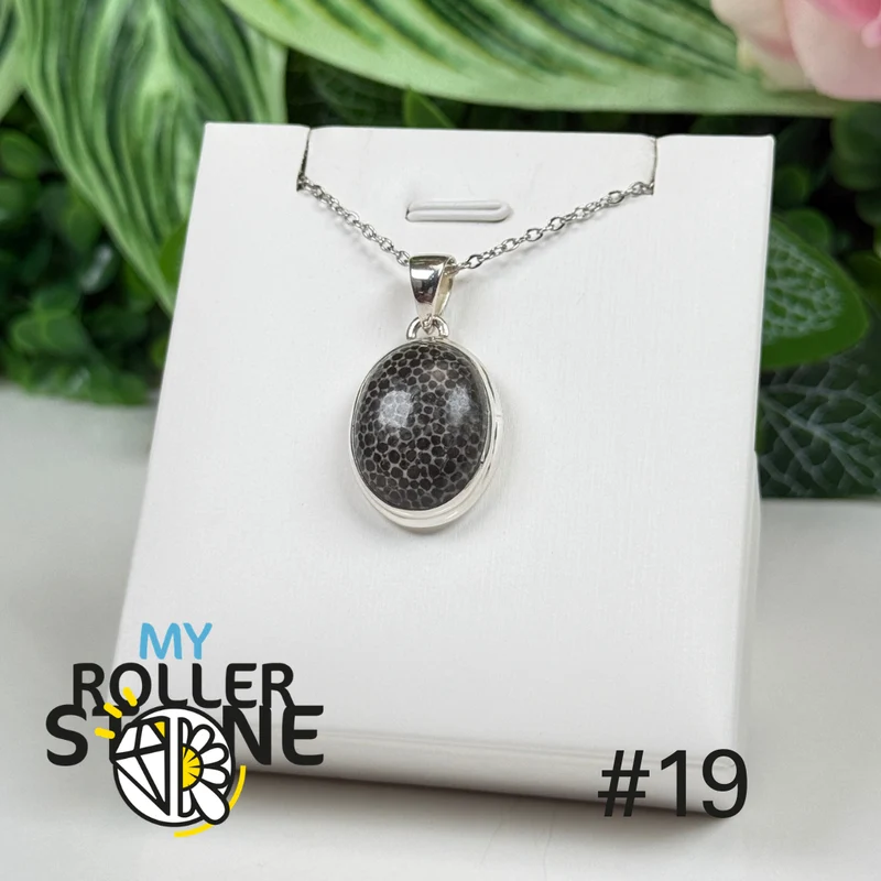 Silberanhänger mit schwarzer Koralle #P119