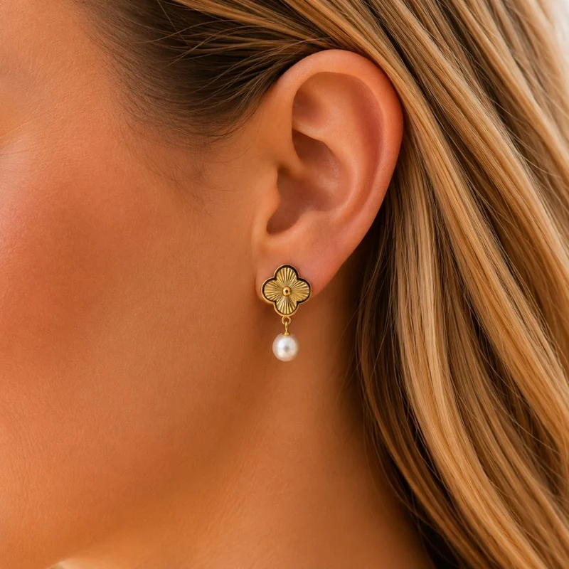 Precious Golden Lucky Leaf Pearl Ohrstecker 14K Vergoldet
