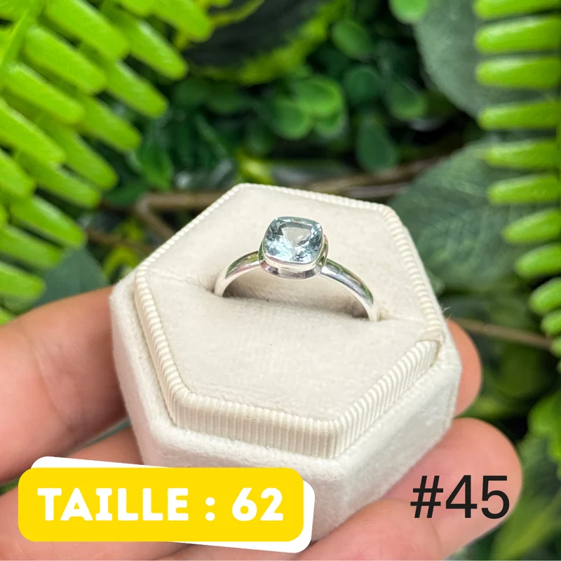 Ring aus 925er Sterlingsilber mit facettiertem Aquamarin #FR45