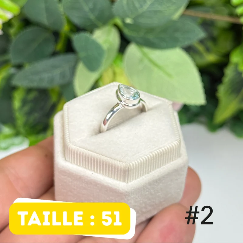 Ring aus 925er Sterlingsilber mit facettiertem Aquamarin #QFR2