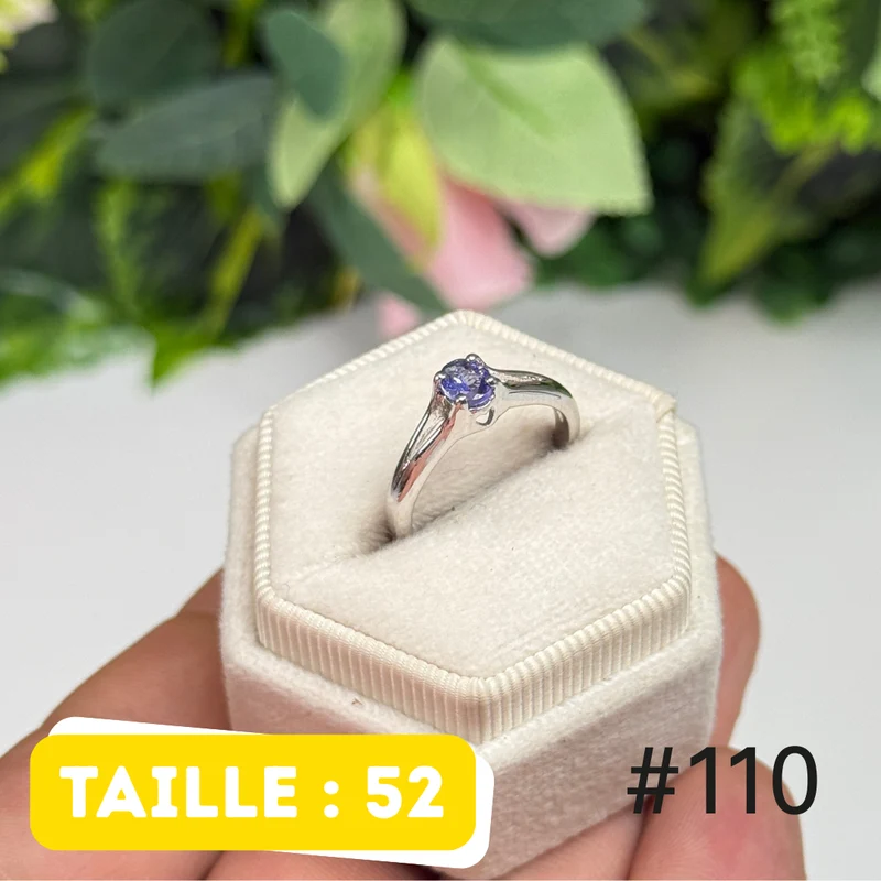 Ring aus 925er Sterlingsilber mit facettiertem Tansanit #R110