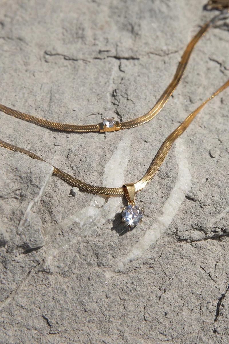 Brilliant Sleek Pendant Necklace