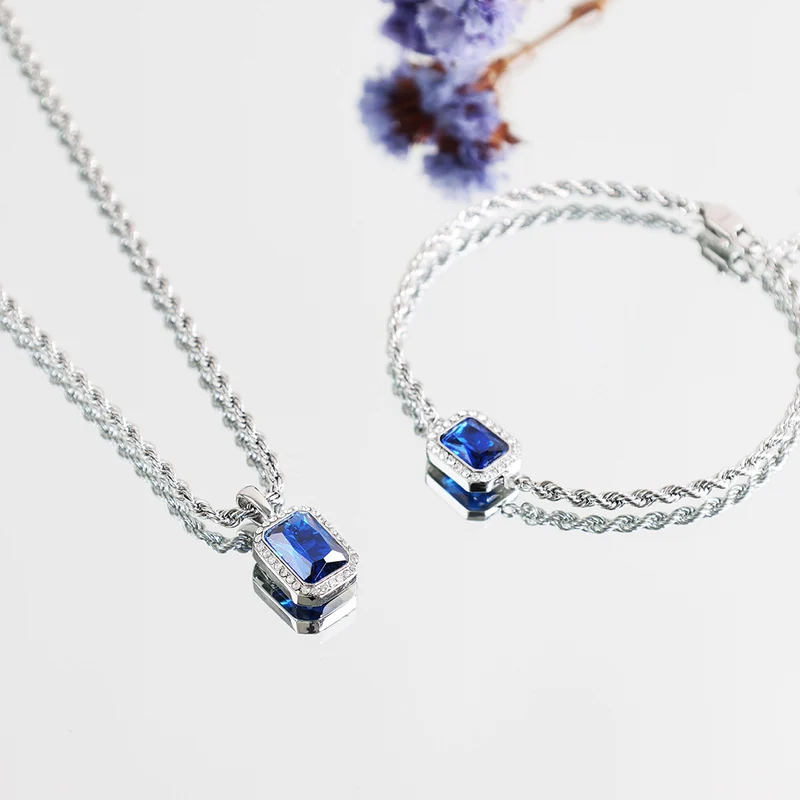 Pavé Emerald Necklace