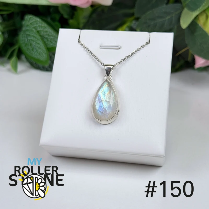 Silberanhänger mit blauem Feuermondstein #P150