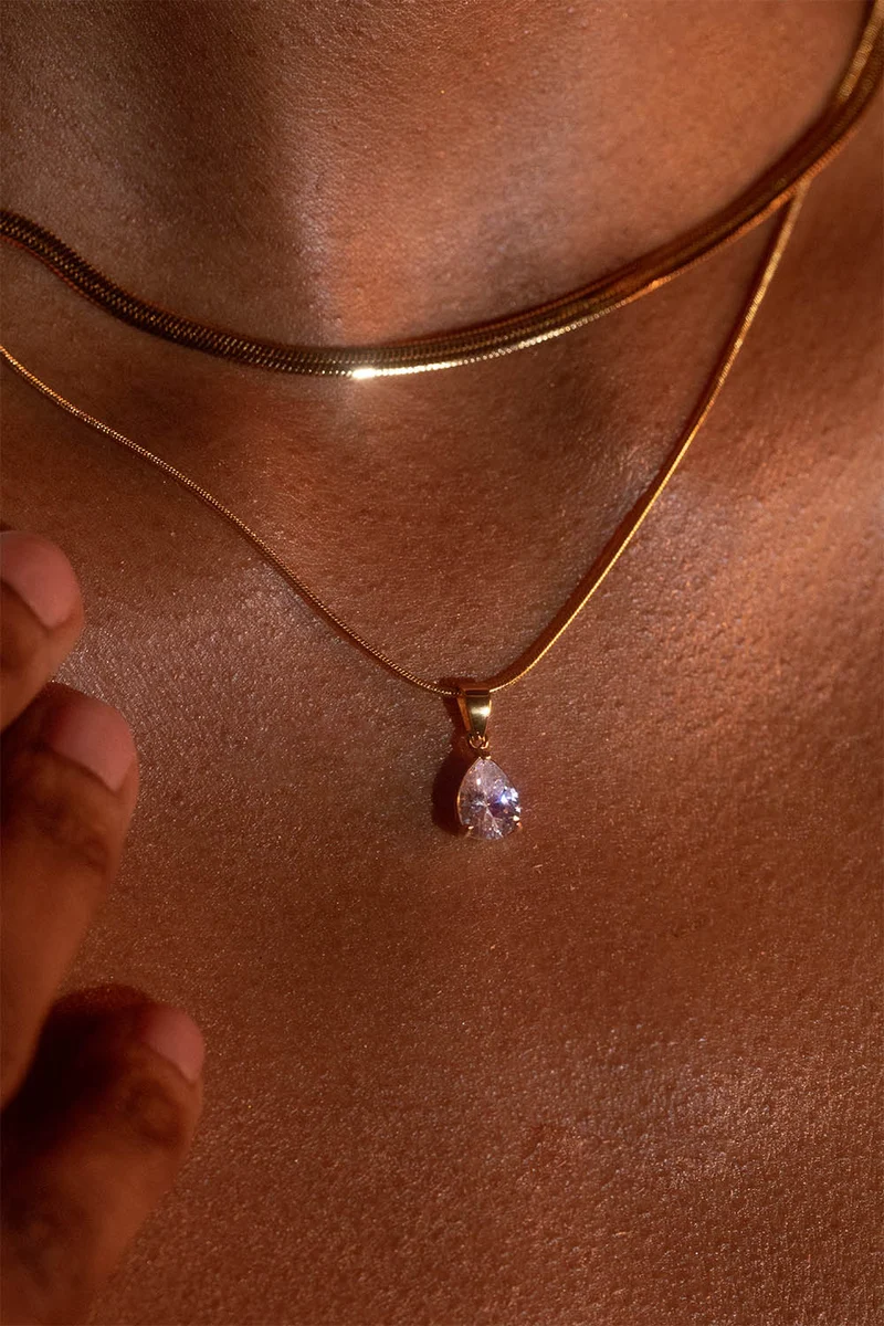 Sleek Teardrop Layer Necklace