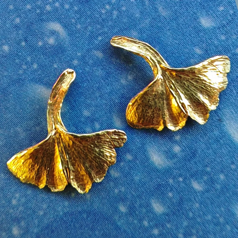 Ginkgo Blatt Ohrstecker Gold