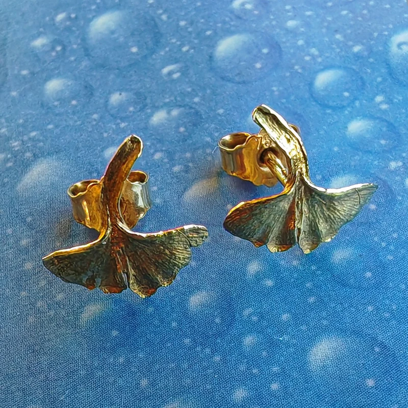 Ginkgo Blatt Ohrstecker Gold