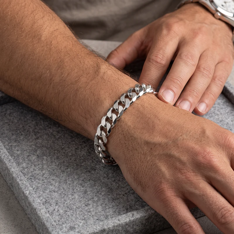 Men's Silver Heavy Diamond-Cut Curb Link Chain Bracelet, 21cm