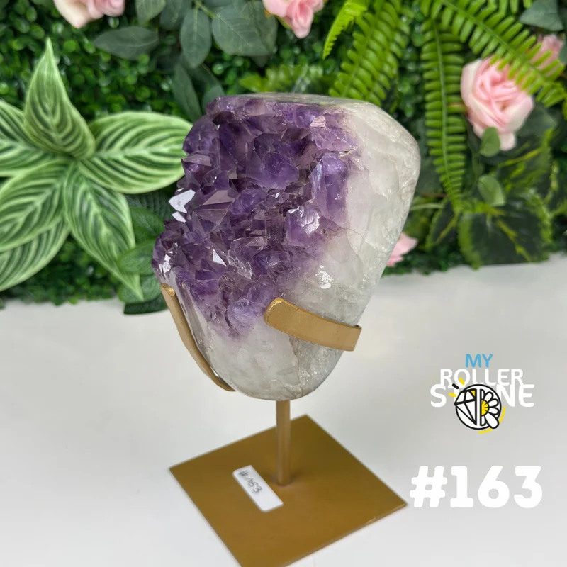 Amethyst-Geode auf Goldständer Nr. 163