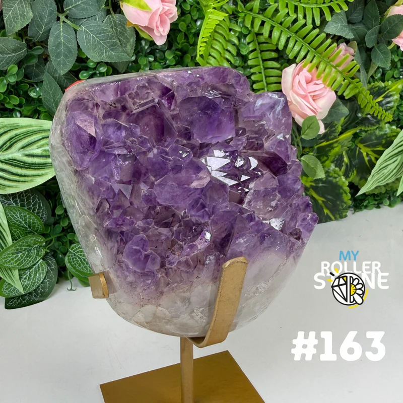 Amethyst-Geode auf Goldständer Nr. 163