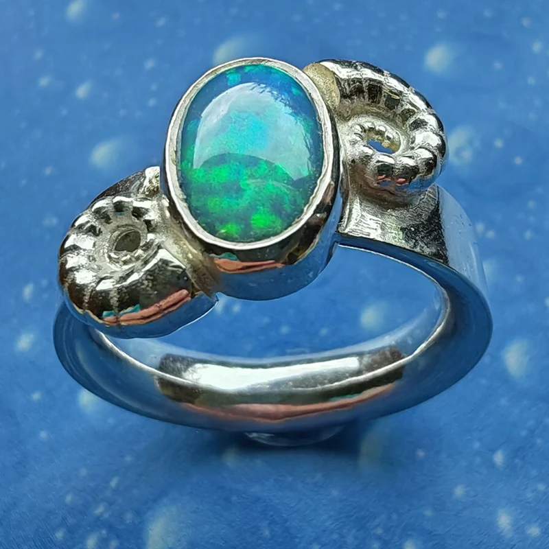 Opalring Posthörnchen Silber