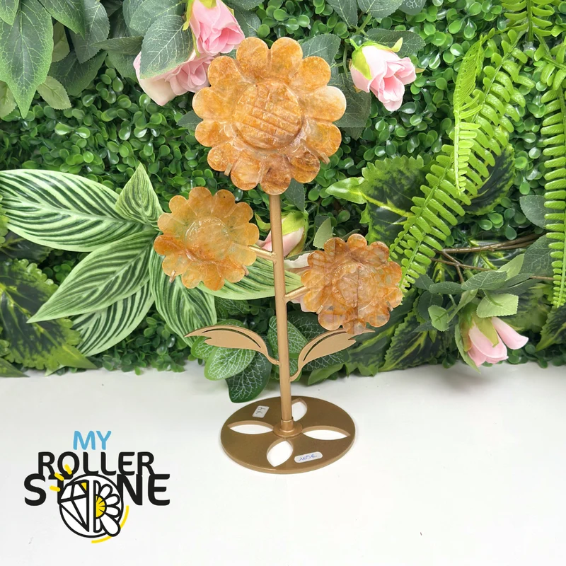 Blüte auf einem Topas-Sockel