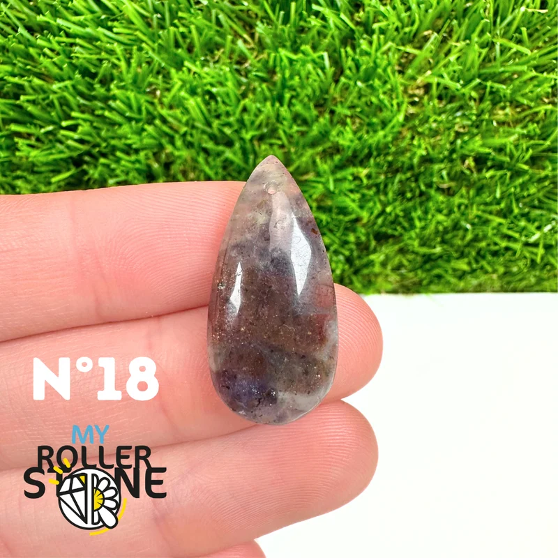 Gebohrter Anhänger aus Iolith und Sonnenstein 5A