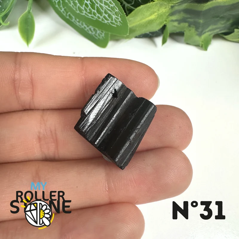 Schwarzer Turmalin-Ohrstecker (5A)