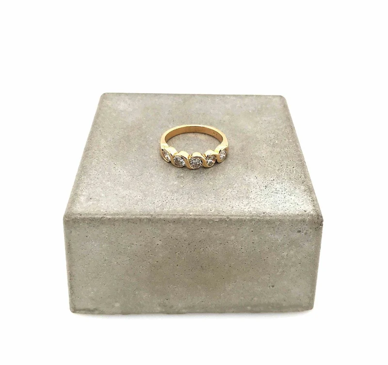 Ring Gelbgold 750 mit 5 Brillanten