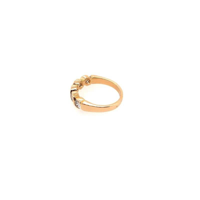 Ring Gelbgold 750 mit 5 Brillanten