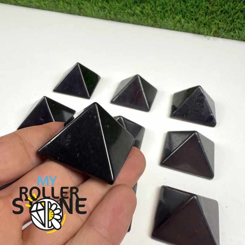 Schungitpyramide (zwei Größen)