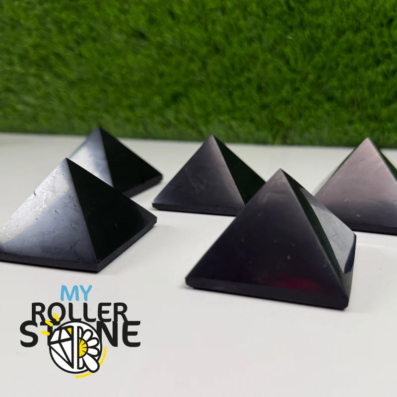 Schungitpyramide (zwei Größen)