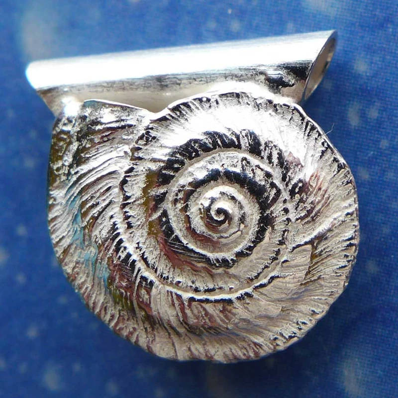 Meeresschmuck Anhänger Sonnenuhrschnecke xs sch