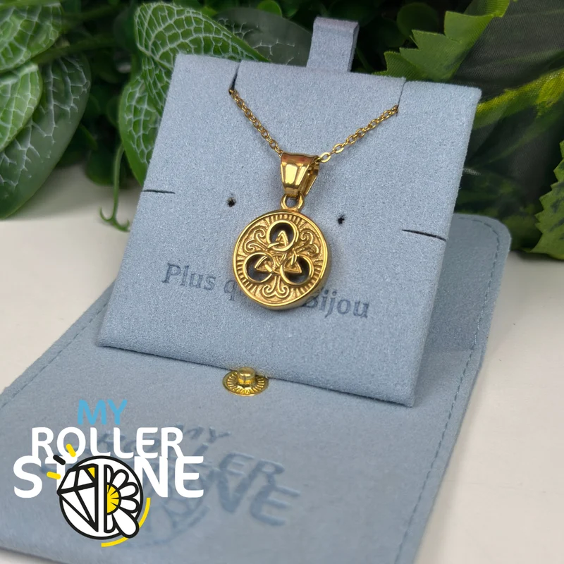 Goldener keltischer Triquetra-Anhänger – Dreifaltigkeitsknoten