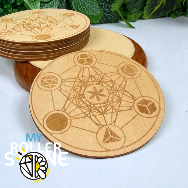 Metatrons Würfel, eingraviert in Holz