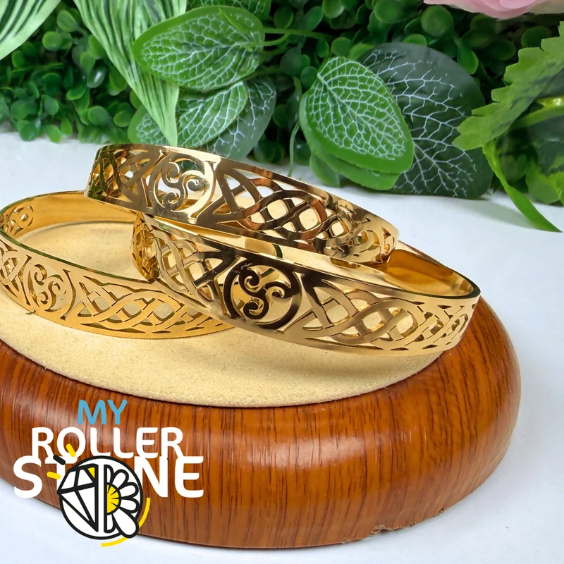 Goldenes keltisches Armband – Hexenknoten & Dreifaltigkeit