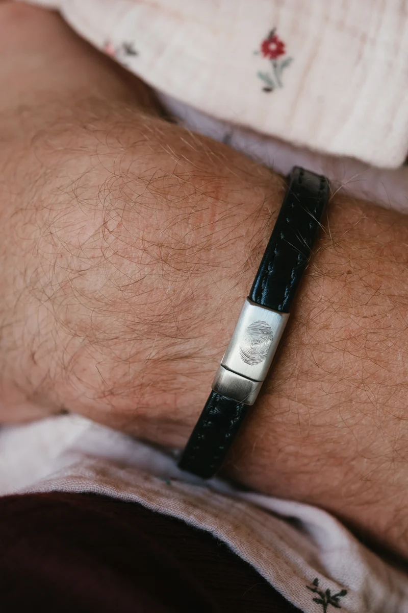 Leren Gepersonaliseerde Heren Armband met vingerafdruk - Zilverkleurig staal - Gepersonaliseerde Heren Armband