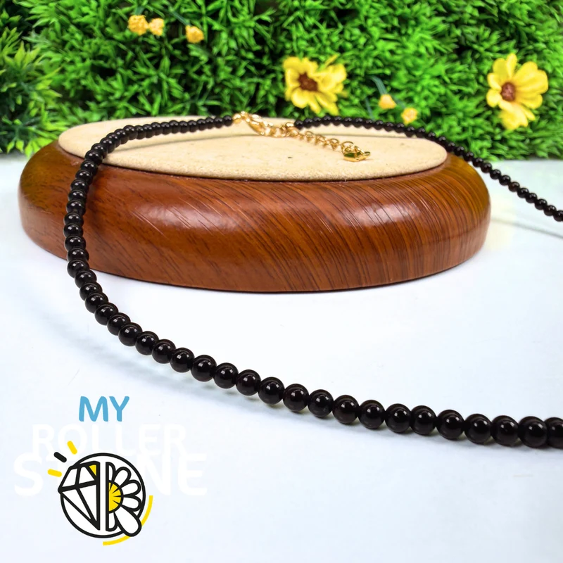 4 mm Onyx-Halskette mit vergoldetem Stahlverschluss