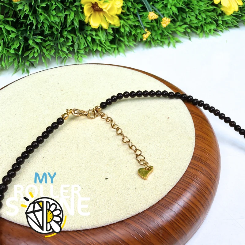 4 mm Onyx-Halskette mit vergoldetem Stahlverschluss