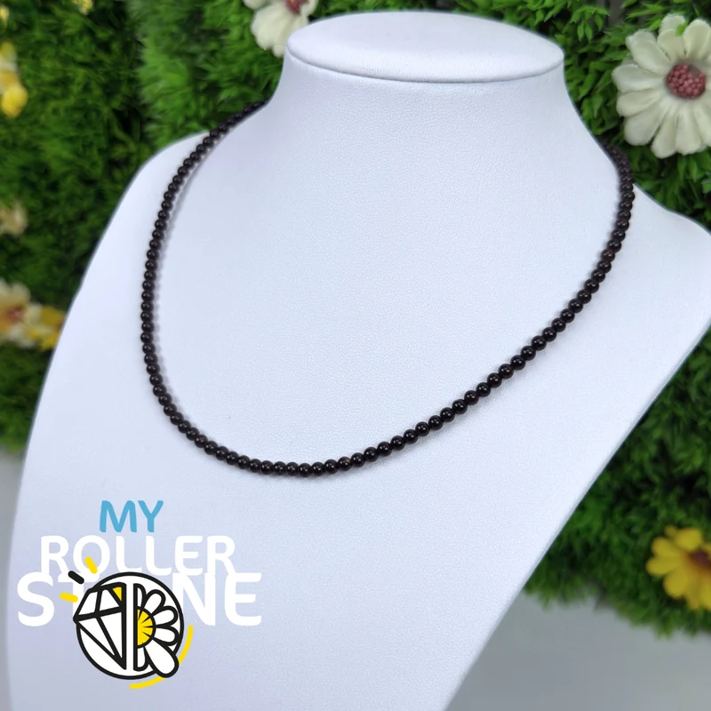 4 mm Onyx-Halskette mit vergoldetem Stahlverschluss
