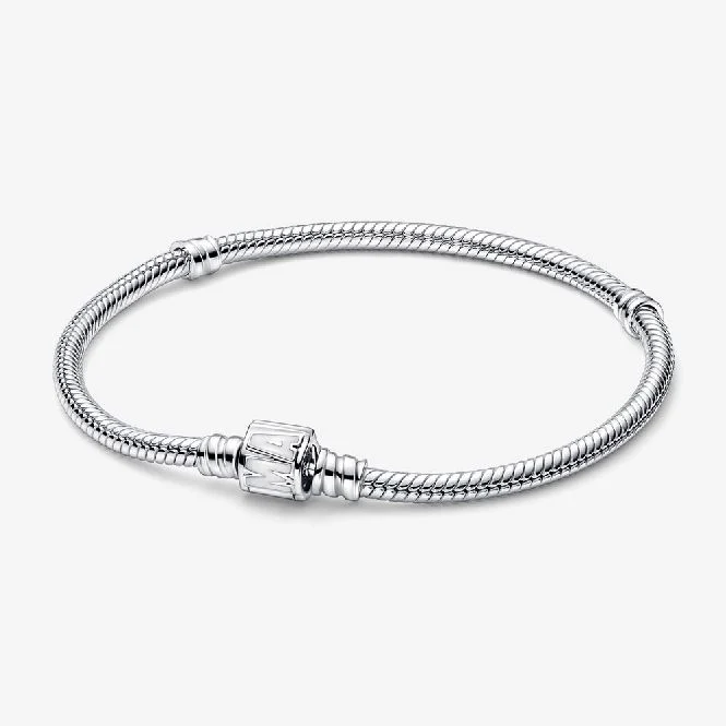 Marvel Logo Clasp Snake Chain Bracelet, 18cm