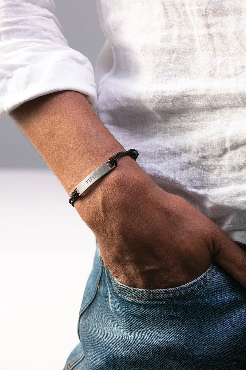 Mannen Bar Armband met naam - Zilverkleurig staal - Gepersonaliseerde Heren Armband