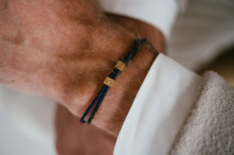 Mannen Initial Cube Armband - Goudkleurig staal - Gepersonaliseerde Heren Armband